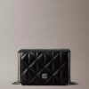 Gesteppte Mini-Kettenhandtasche mit Emblem-Logo Gesteppte Mini-Kettenhandtasche mit Emblem-Logo