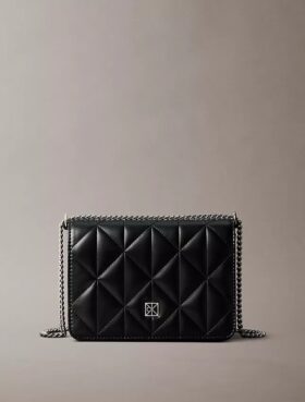 Gesteppte Mini-Kettenhandtasche mit Emblem-Logo