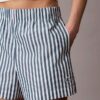 Gestreifte Shorts aus Baumwollpopeline Gestreifte Shorts aus Baumwollpopeline