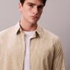 Gestreiftes Slim-Fit-Hemd mit Knopfleiste Gestreiftes Slim-Fit-Hemd mit Knopfleiste