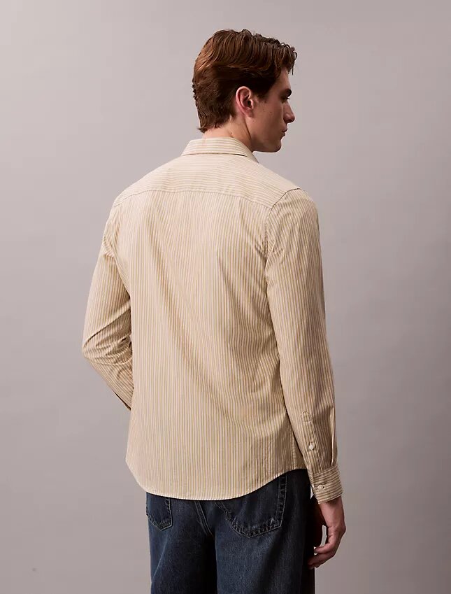 Gestreiftes Slim-Fit-Hemd mit Knopfleiste Gestreiftes Slim-Fit-Hemd mit Knopfleiste