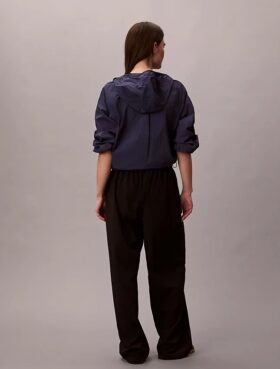 Gewebte Hose für den Arbeitsweg