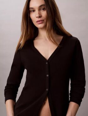 Gewebter, feingerippter, schmaler Cardigan von Monologo