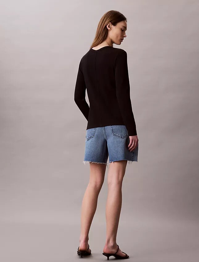 Gewebter, feingerippter, schmaler Cardigan von Monologo Gewebter, feingerippter, schmaler Cardigan von Monologo