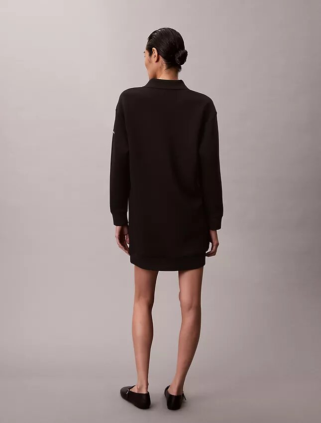 Glattes Mini-Polo-Sweatshirt-Kleid Glattes Mini-Polo-Sweatshirt-Kleid