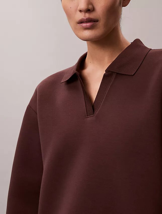 Glattes Mini-Polo-Sweatshirt-Kleid Glattes Mini-Polo-Sweatshirt-Kleid