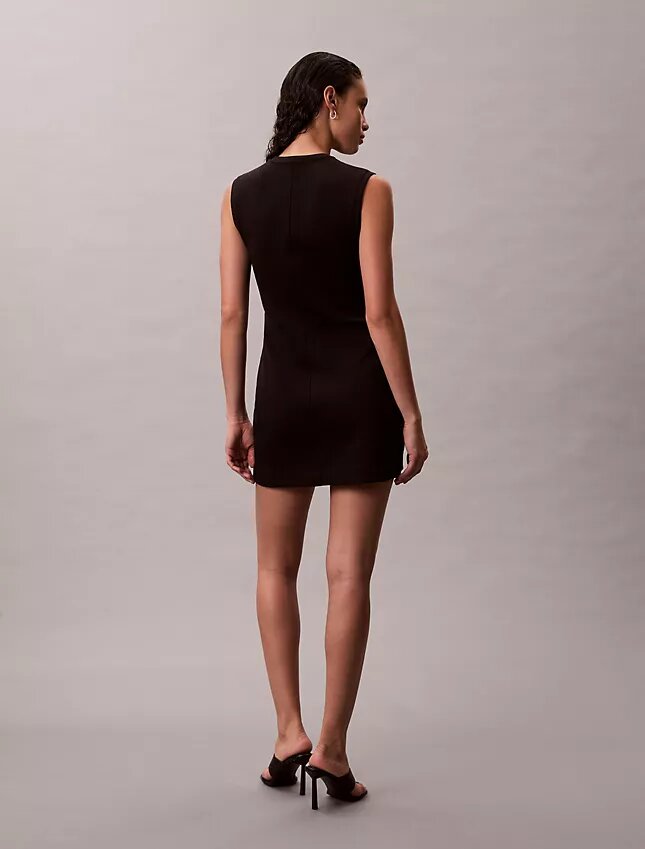 Glattes, ärmelloses Mini-Kleid Glattes, ärmelloses Mini-Kleid