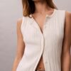 Glattes Tanktop aus Baumwollripp mit Knopfleiste Glattes Tanktop aus Baumwollripp mit Knopfleiste