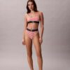 Grafik-Monogram-Stretch-Thong aus Microfiber Grafik-Monogram-Stretch-Thong aus Microfiber