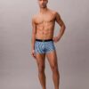 Grafischer Monogram-Stretch-Low Rise Trunk aus Mikrofaser Grafischer Monogram-Stretch-Low Rise Trunk aus Mikrofaser
