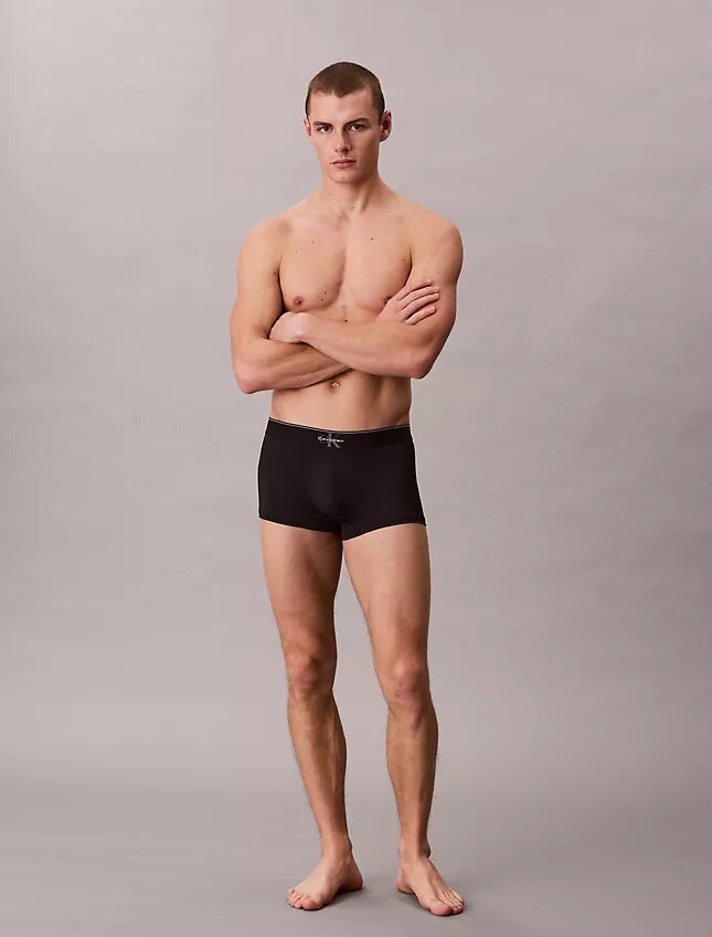 Grafischer Monogram-Stretch-Low Rise Trunk aus Mikrofaser Grafischer Monogram-Stretch-Low Rise Trunk aus Mikrofaser