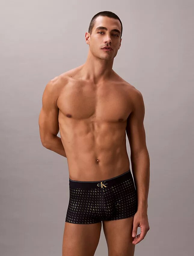 Grafischer Monogram-Stretch-Low Rise Trunk aus Mikrofaser Grafischer Monogram-Stretch-Low Rise Trunk aus Mikrofaser