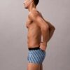 Grafischer Monogram-Stretch-Low Rise Trunk aus Mikrofaser Grafischer Monogram-Stretch-Low Rise Trunk aus Mikrofaser