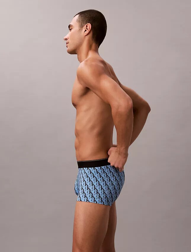 Grafischer Monogram-Stretch-Low Rise Trunk aus Mikrofaser Grafischer Monogram-Stretch-Low Rise Trunk aus Mikrofaser
