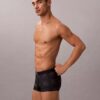 Grafischer Monogram-Stretch-Low Rise Trunk aus Mikrofaser Grafischer Monogram-Stretch-Low Rise Trunk aus Mikrofaser