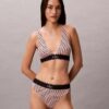 Grafisches Monogram, Microfiber-Stretch, leicht gefüttert, Triangel-Bralette Grafisches Monogram, Microfiber-Stretch, leicht gefüttert, Triangel-Bralette