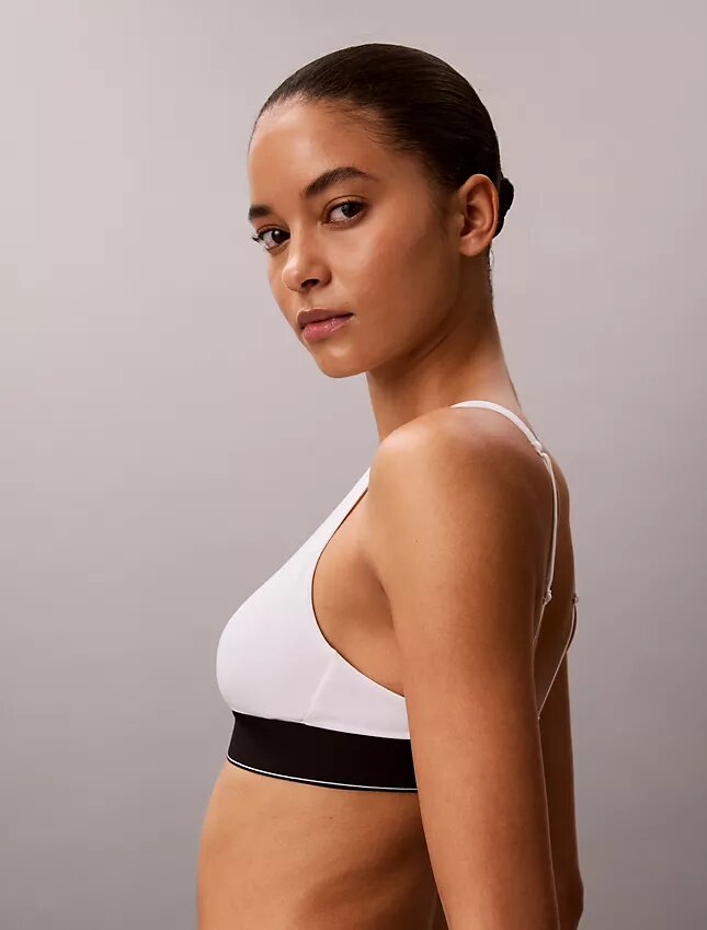 Grafisches Monogram, Microfiber-Stretch, leicht gefüttert, Triangel-Bralette Grafisches Monogram, Microfiber-Stretch, leicht gefüttert, Triangel-Bralette