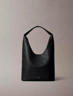 Große, lässige Tasche mit Kieselstruktur