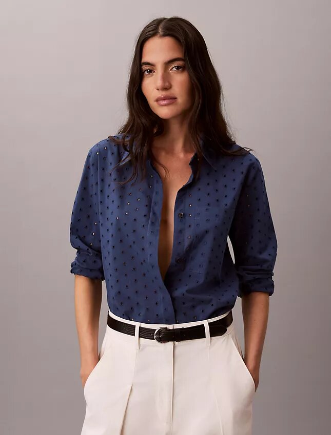 Hemd mit Knopfleiste und Broderie Anglaise Hemd mit Knopfleiste und Broderie Anglaise