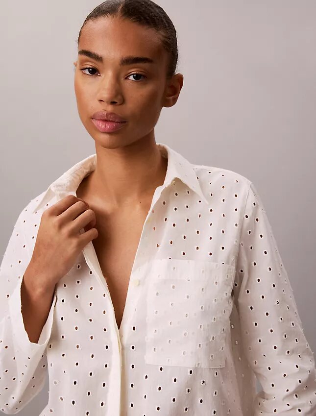 Hemd mit Knopfleiste und Broderie Anglaise Hemd mit Knopfleiste und Broderie Anglaise