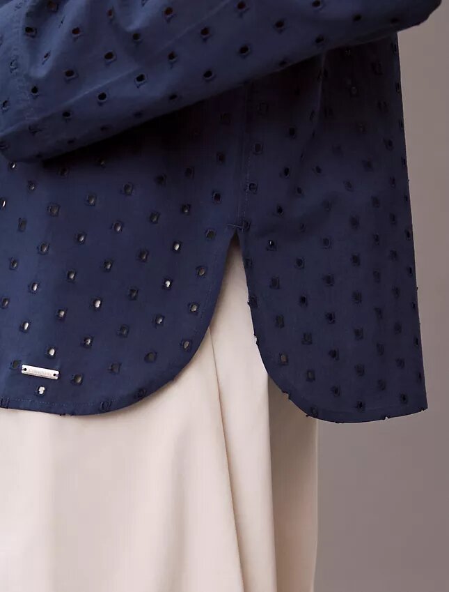 Hemd mit Knopfleiste und Broderie Anglaise Hemd mit Knopfleiste und Broderie Anglaise