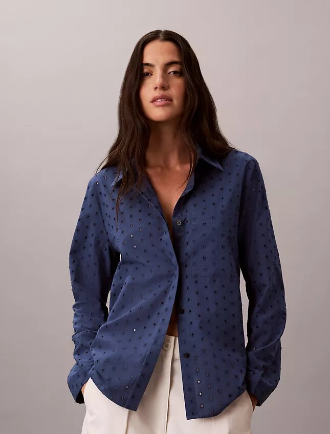 Hemd mit Knopfleiste und Broderie Anglaise Hemd mit Knopfleiste und Broderie Anglaise