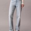 High-Waist-Jeans mit geradem Bein High-Waist-Jeans mit geradem Bein