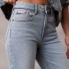 High-Waist-Jeans mit geradem Bein High-Waist-Jeans mit geradem Bein