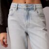 High-Waist-Jeans mit geradem Bein High-Waist-Jeans mit geradem Bein