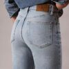 High-Waist-Jeans mit geradem Bein High-Waist-Jeans mit geradem Bein