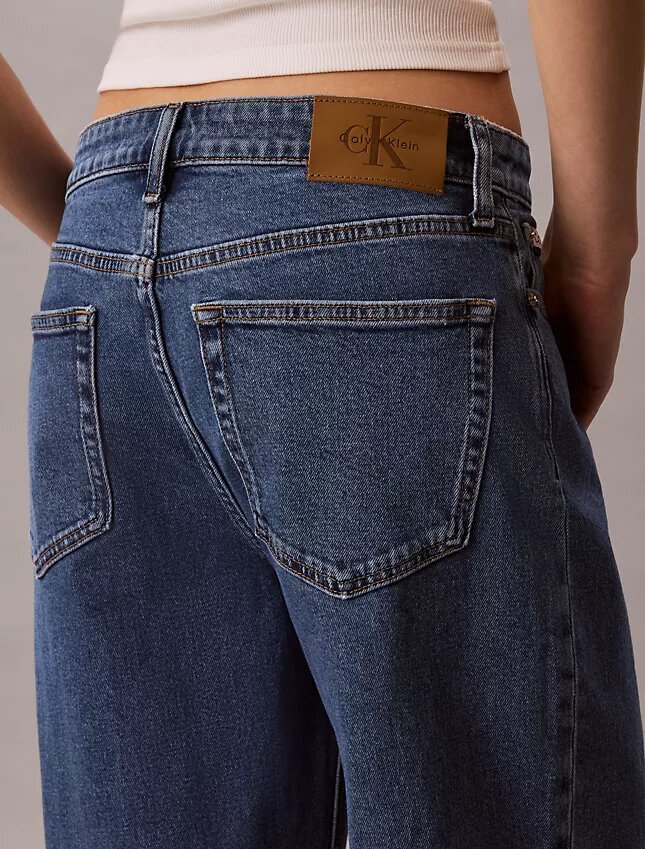 High-Waist-Jeans mit geradem Bein High-Waist-Jeans mit geradem Bein