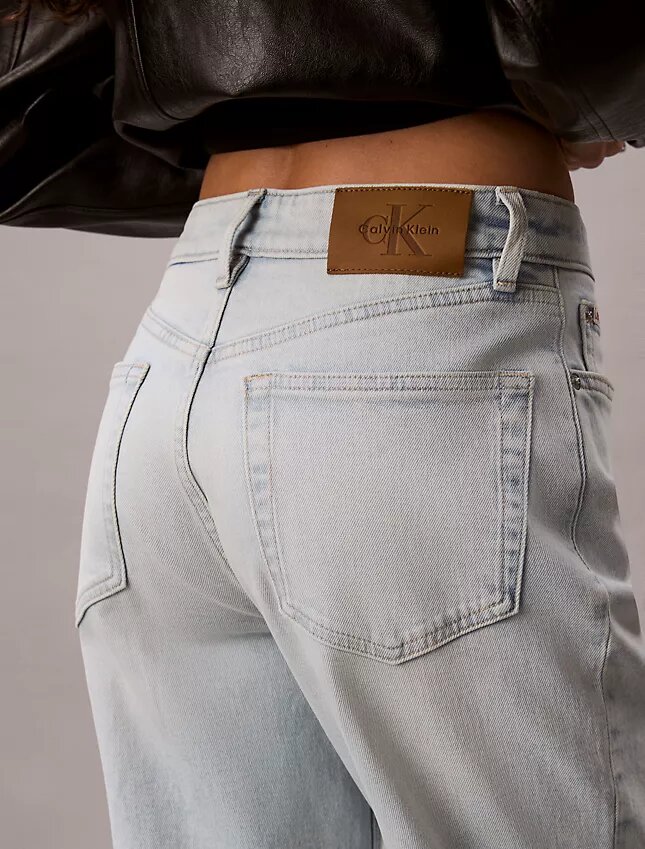 High-Waist-Jeans mit geradem Bein High-Waist-Jeans mit geradem Bein