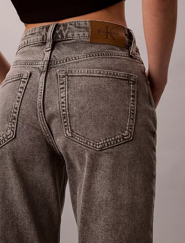 High-Waist-Jeans mit geradem Bein High-Waist-Jeans mit geradem Bein
