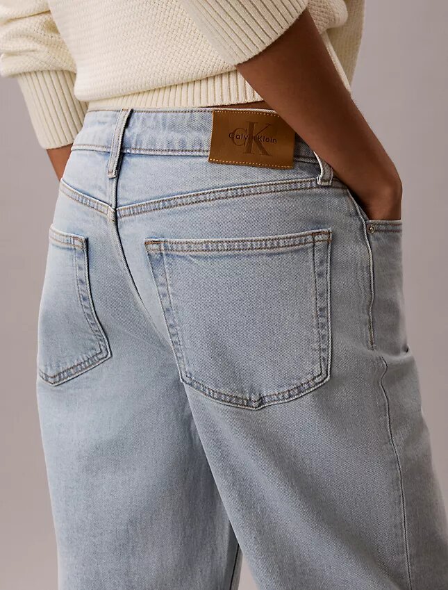 High-Waist-Jeans mit geradem Bein High-Waist-Jeans mit geradem Bein
