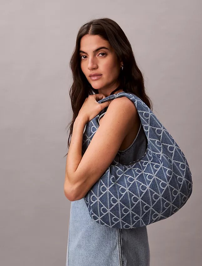 Hobo-Tasche aus Denim mit durchgängigem Emblem-Logo Hobo-Tasche aus Denim mit durchgängigem Emblem-Logo