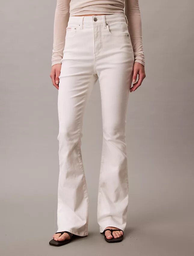 Hoch taillierte Flared-Jeans Hoch taillierte Flared-Jeans
