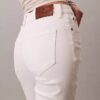 Hoch taillierte Flared-Jeans Hoch taillierte Flared-Jeans