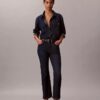 Hoch taillierte, verkürzte Jeans mit ausgestelltem Bein Hoch taillierte, verkürzte Jeans mit ausgestelltem Bein
