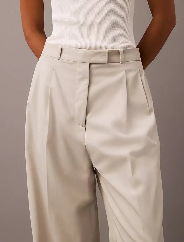 Hose aus plissiertem Wollgabardine-Mischgewebe Hose aus plissiertem Wollgabardine-Mischgewebe