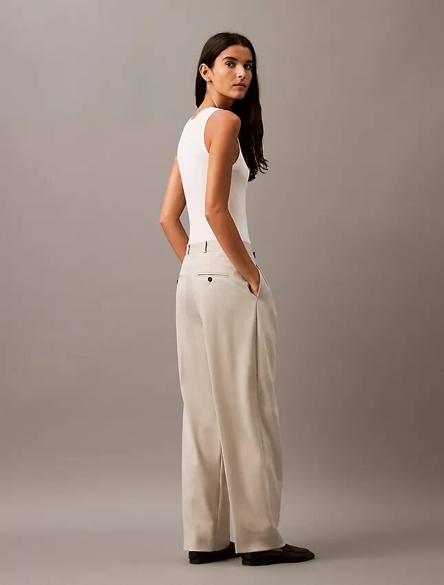 Hose aus plissiertem Wollgabardine-Mischgewebe Hose aus plissiertem Wollgabardine-Mischgewebe