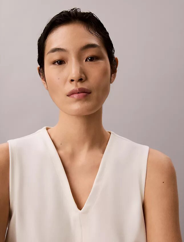 Interlock-Minikleid mit V-Ausschnitt Interlock-Minikleid mit V-Ausschnitt
