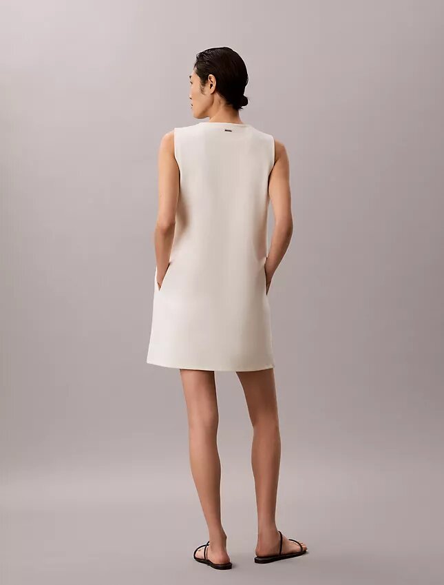 Interlock-Minikleid mit V-Ausschnitt Interlock-Minikleid mit V-Ausschnitt