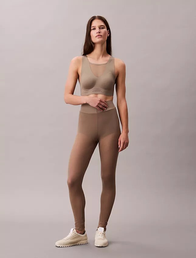 Invisibles Sport-BH mit mittlerer Stützkraft aus Mesh Invisibles Sport-BH mit mittlerer Stützkraft aus Mesh