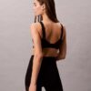 Invisibles Sport-BH mit mittlerer Stützkraft aus Mesh Invisibles Sport-BH mit mittlerer Stützkraft aus Mesh
