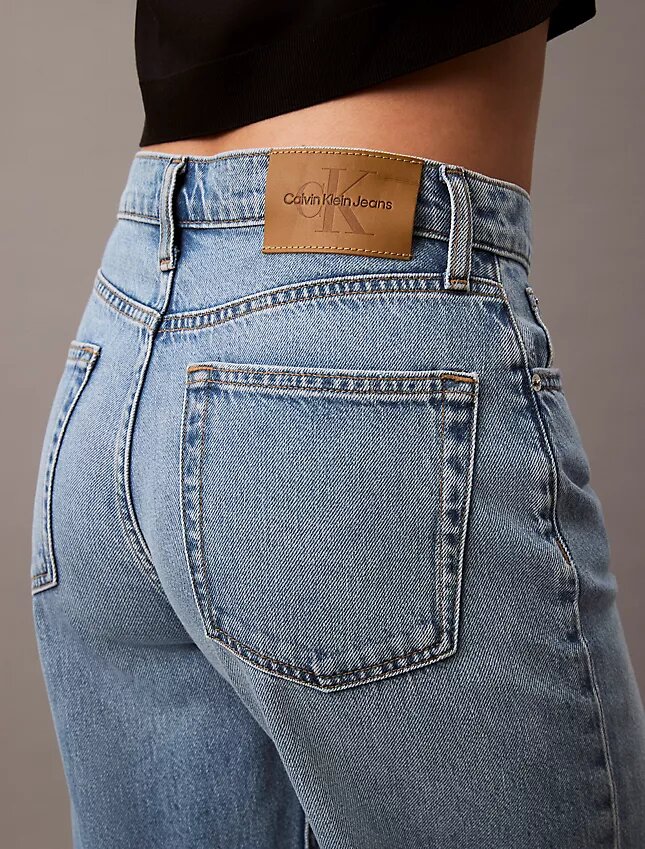 Jeans aus Lyocell-Mischung mit weitem Bein Jeans aus Lyocell-Mischung mit weitem Bein
