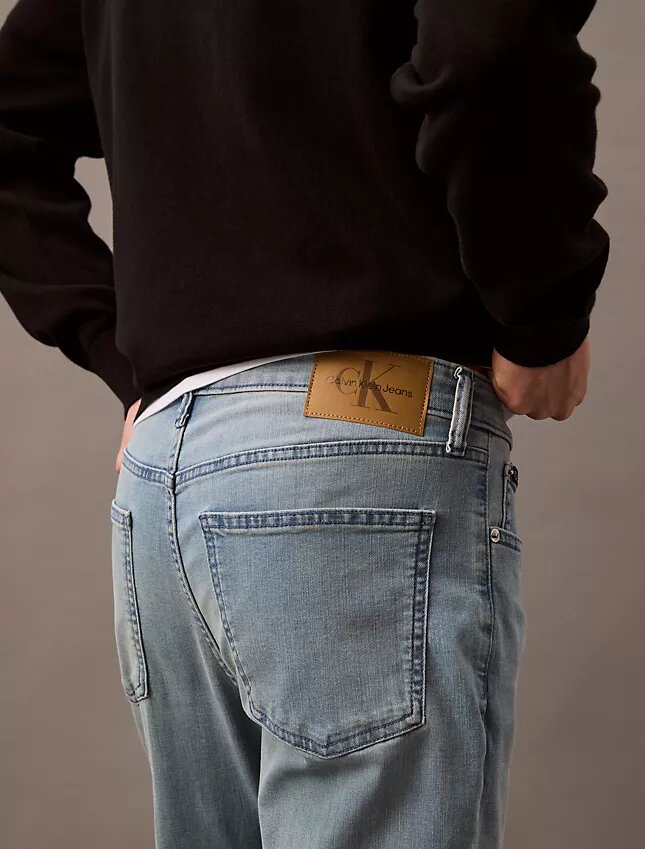 Jeans im 90s Straight-Stil mit geradem Schnitt Jeans im 90s Straight-Stil mit geradem Schnitt