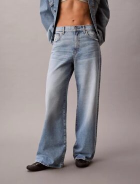 Jeans mit weitem Bein