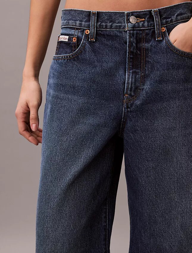 Jeans mit weitem Bein Jeans mit weitem Bein