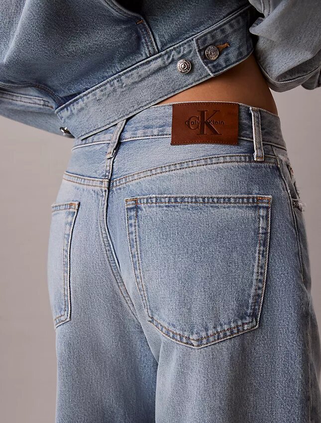 Jeans mit weitem Bein Jeans mit weitem Bein