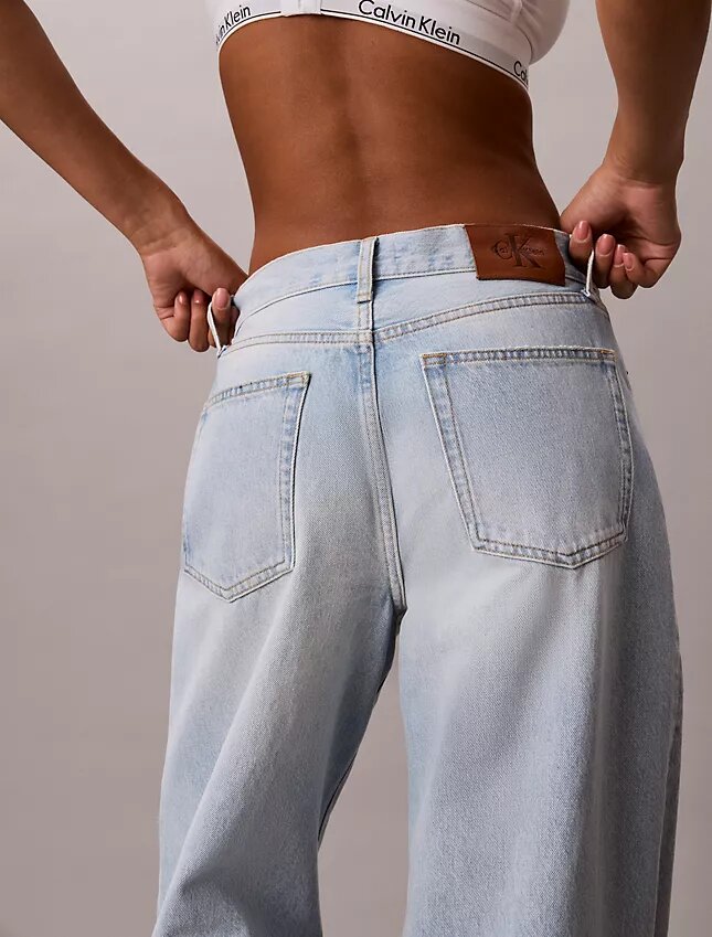 Jeans mit weitem Bein Jeans mit weitem Bein
